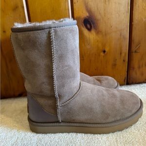 UGGS classic short